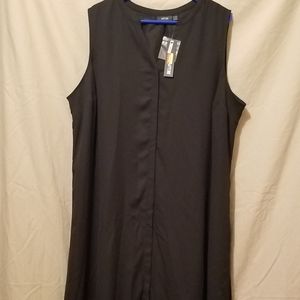 Black sleeveless dress